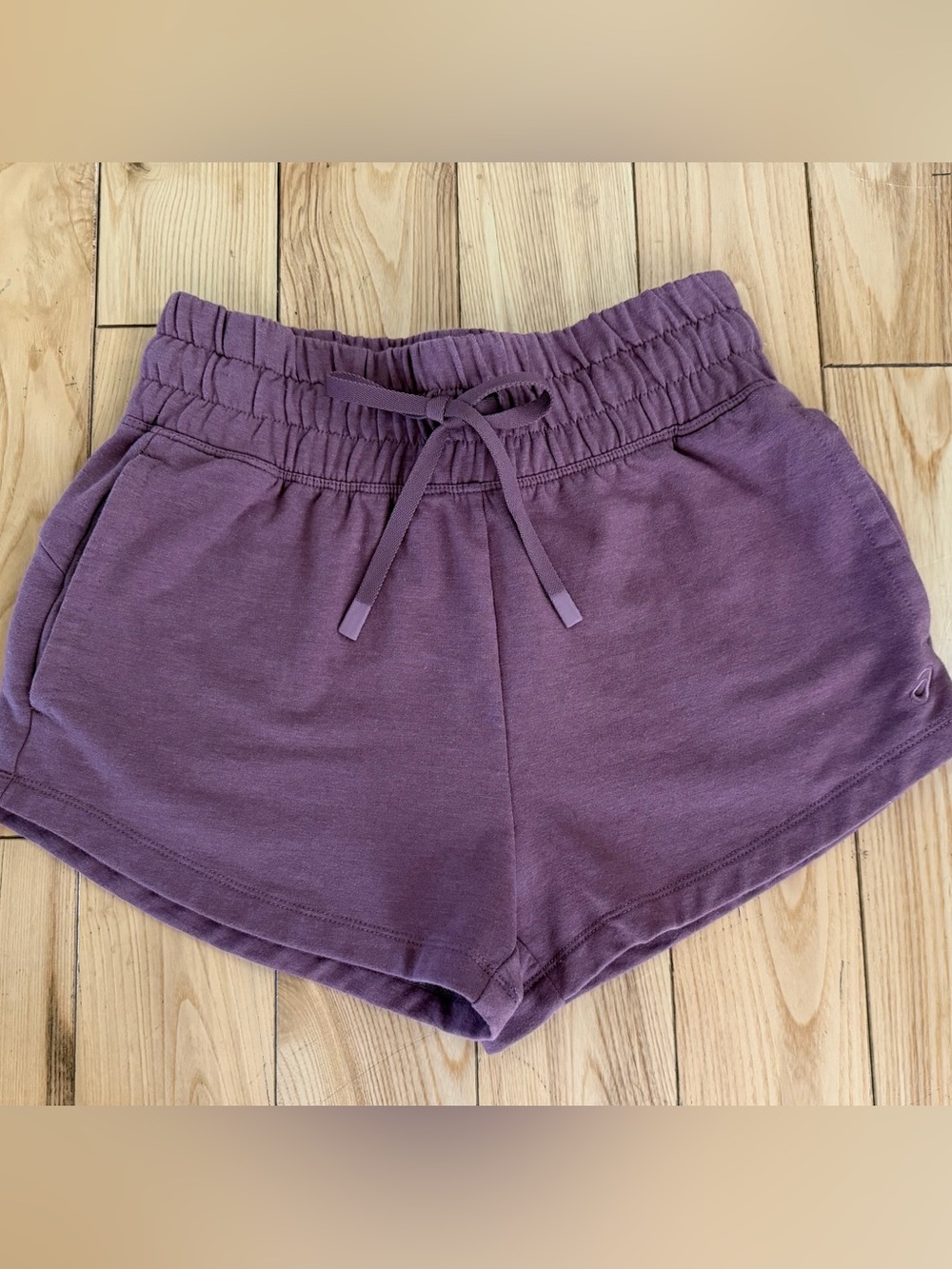 ASICS Oasic Women'’s Mauve high waisted shorts!